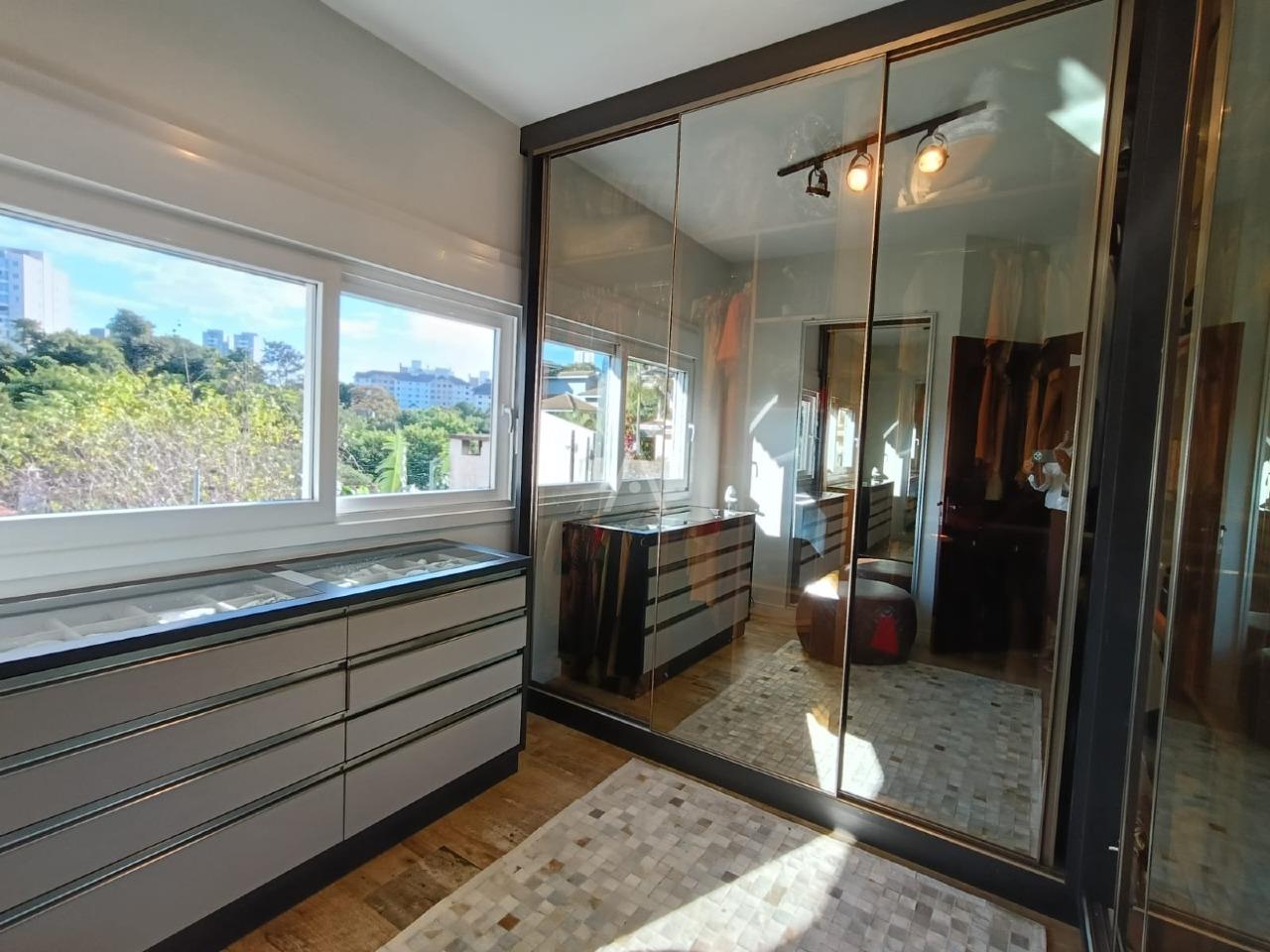 Sobrado para à venda no Bairro COUNTRY em CASCAVEL: 