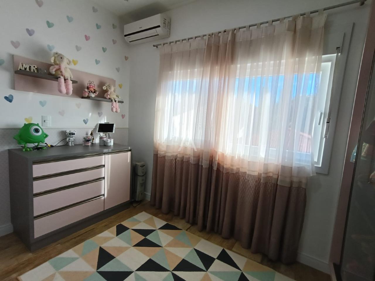 Sobrado para à venda no Bairro COUNTRY em CASCAVEL: 