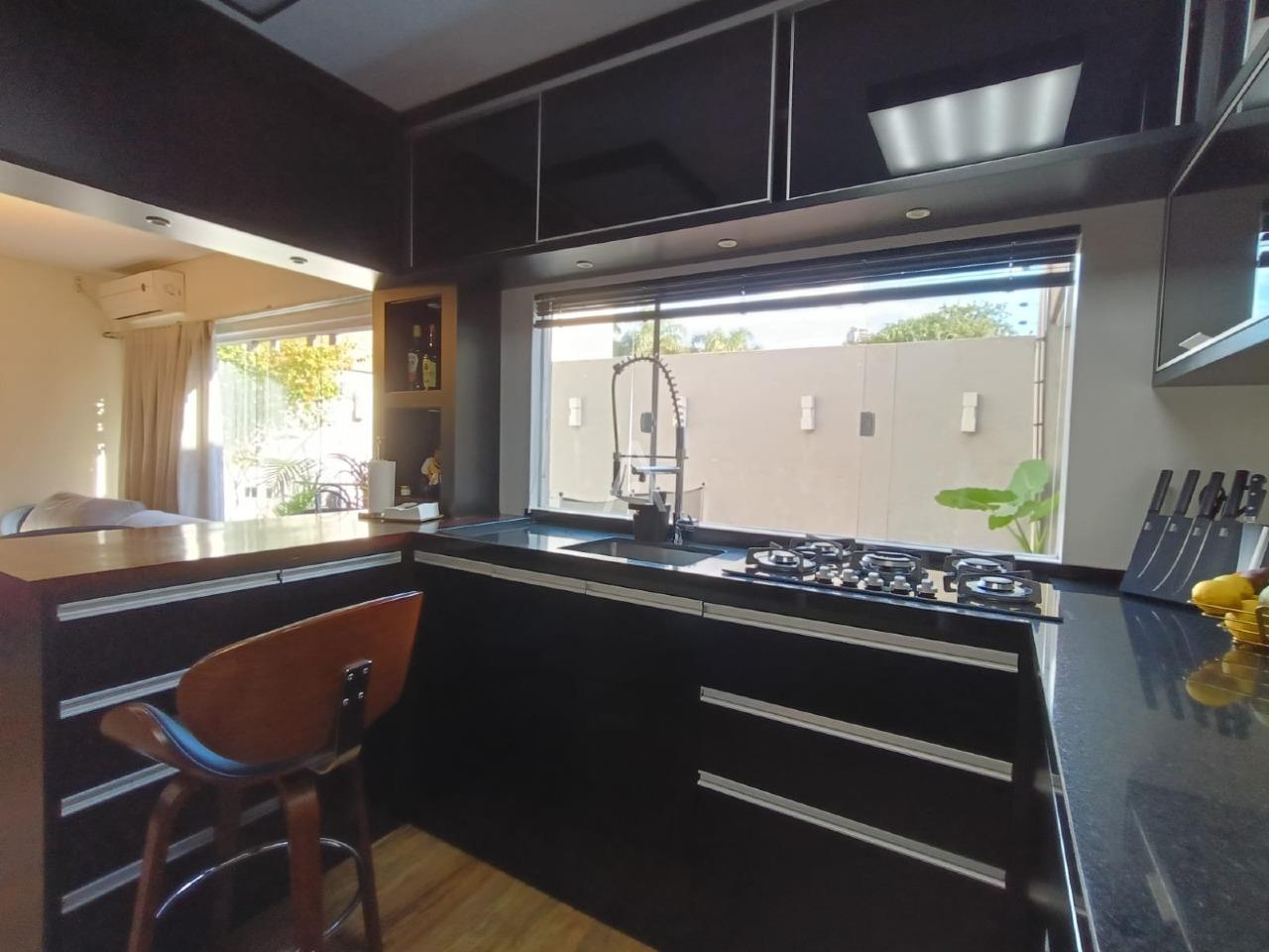 Sobrado para à venda no Bairro COUNTRY em CASCAVEL: 