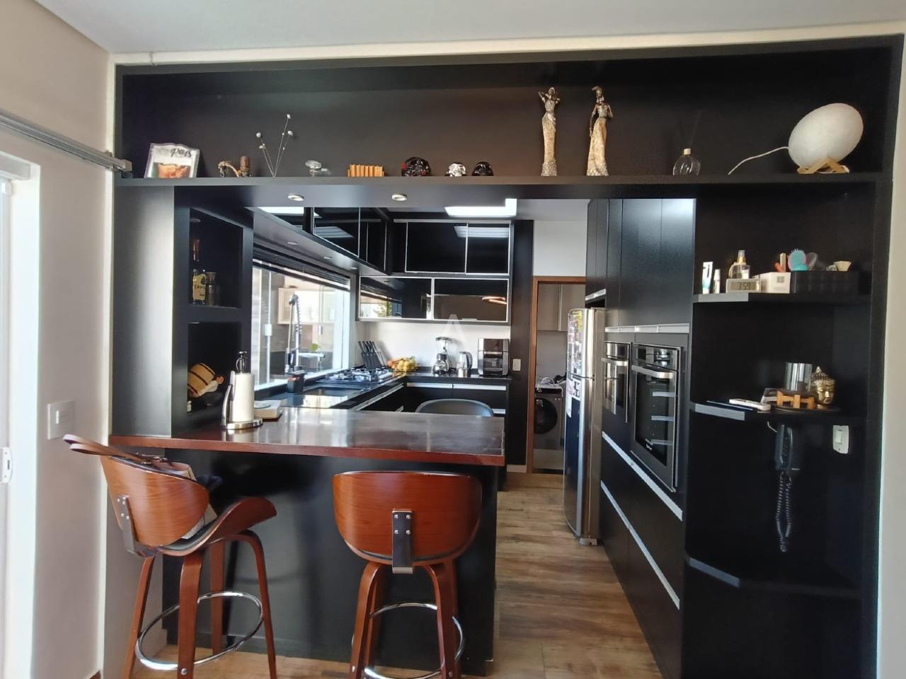 Sobrado para à venda no Bairro COUNTRY em CASCAVEL: 