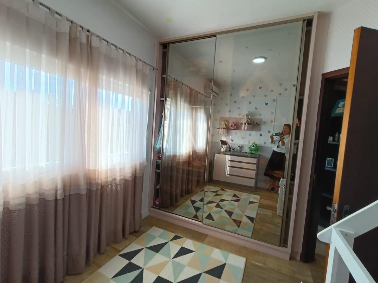 Sobrado para à venda no Bairro COUNTRY em CASCAVEL: 