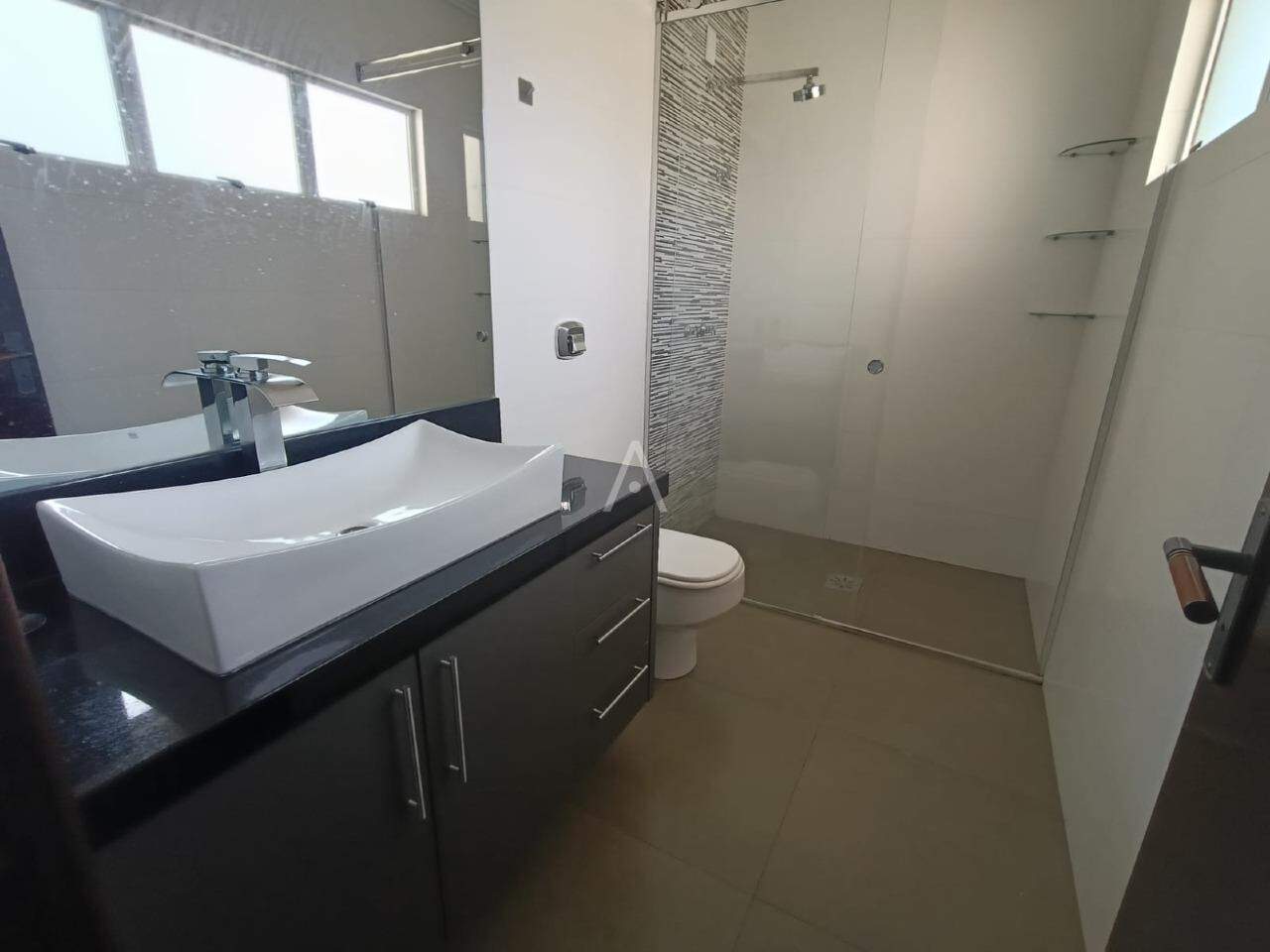 Sobrado para para aluguel no Bairro COUNTRY em CASCAVEL: 