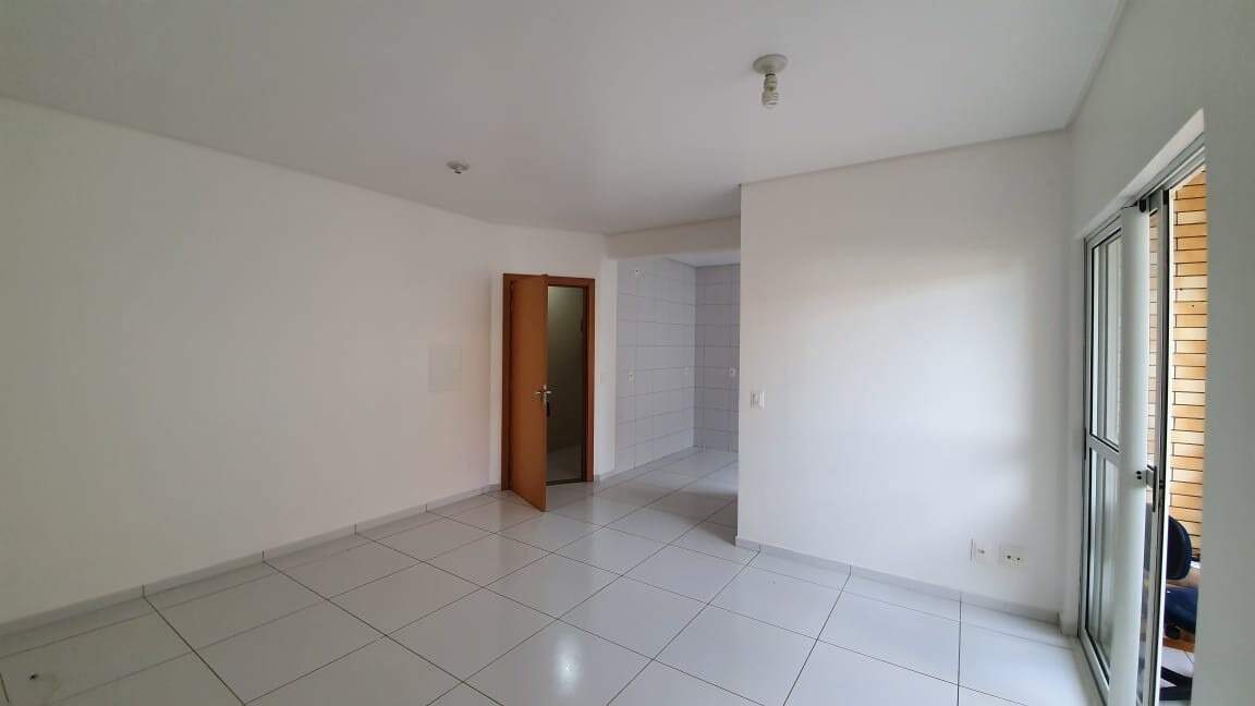 Apartamento para para aluguel no Bairro CENTRO em CASCAVEL: 