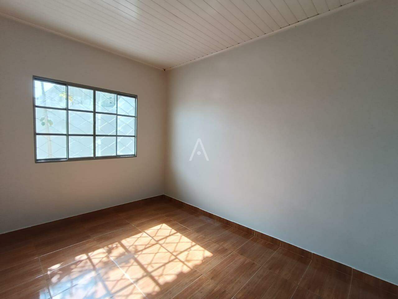 Casa Residencial para para aluguel no Bairro SANTA CRUZ em CASCAVEL: