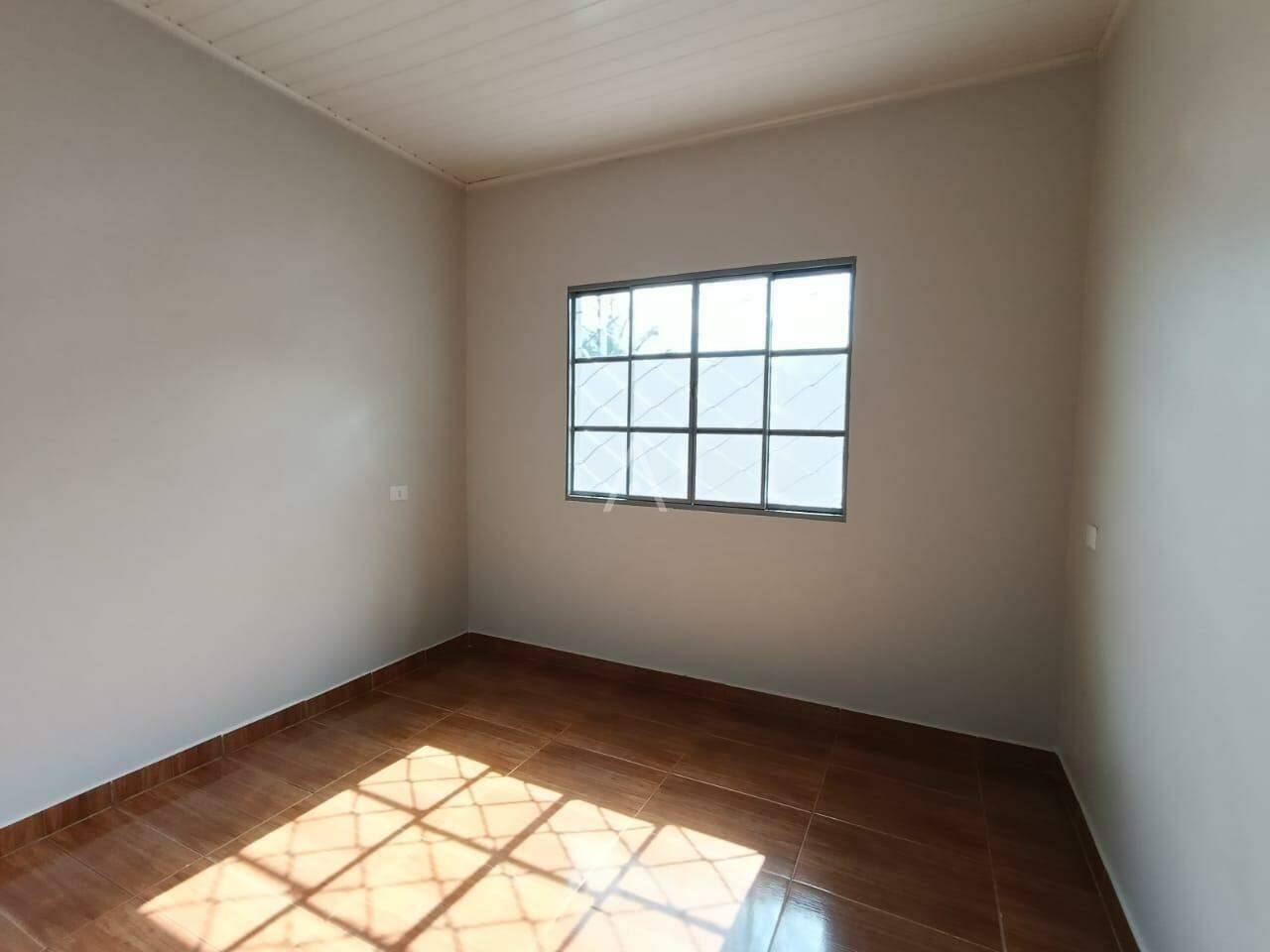 Casa Residencial para para aluguel no Bairro SANTA CRUZ em CASCAVEL: