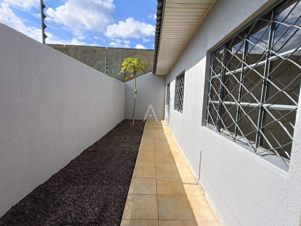 Casa Residencial para para aluguel no Bairro SANTA CRUZ em CASCAVEL: