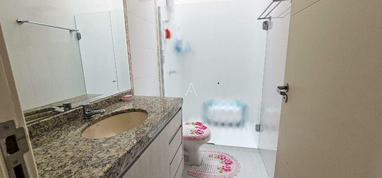 Sobrado para à venda no Bairro COUNTRY em CASCAVEL: