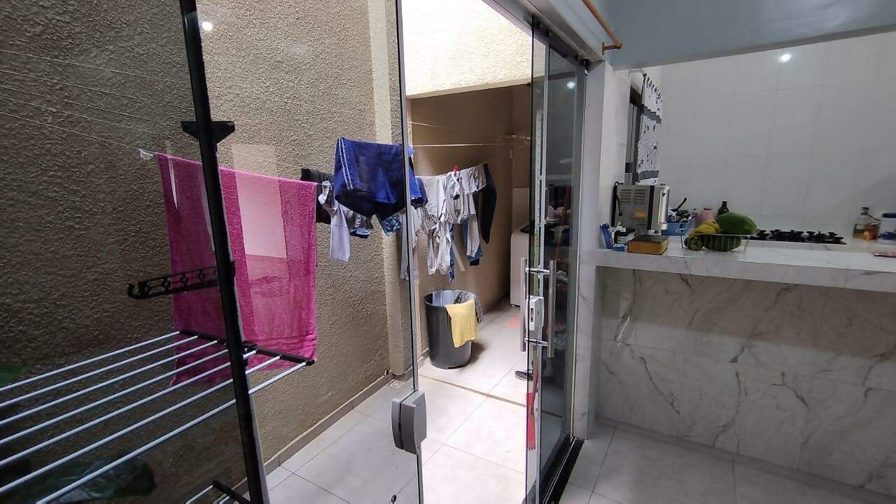 Sobrado para à venda no Bairro JARDIM COOPAGRO em TOLEDO: 