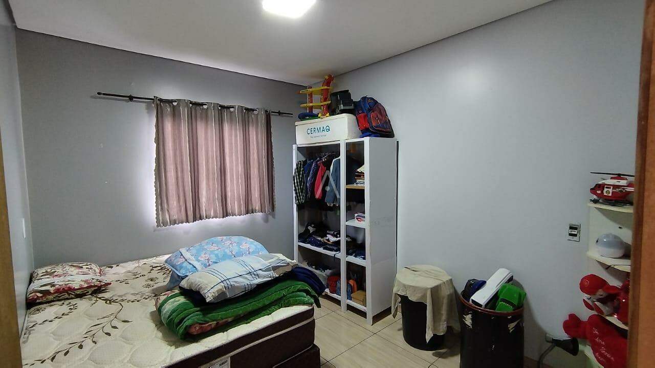 Sobrado para à venda no Bairro JARDIM COOPAGRO em TOLEDO: 