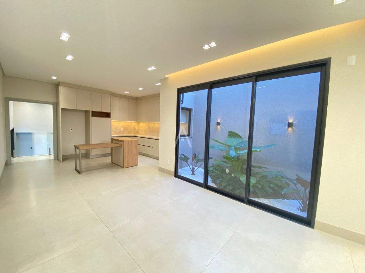 Casa Residencial para à venda no Bairro NEVA em CASCAVEL: 