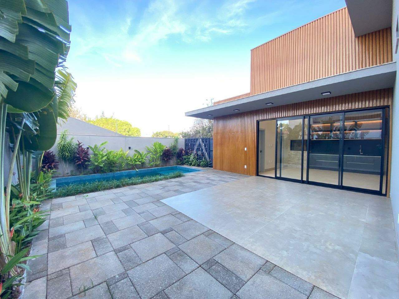 Casa Residencial para à venda no Bairro NEVA em CASCAVEL: 