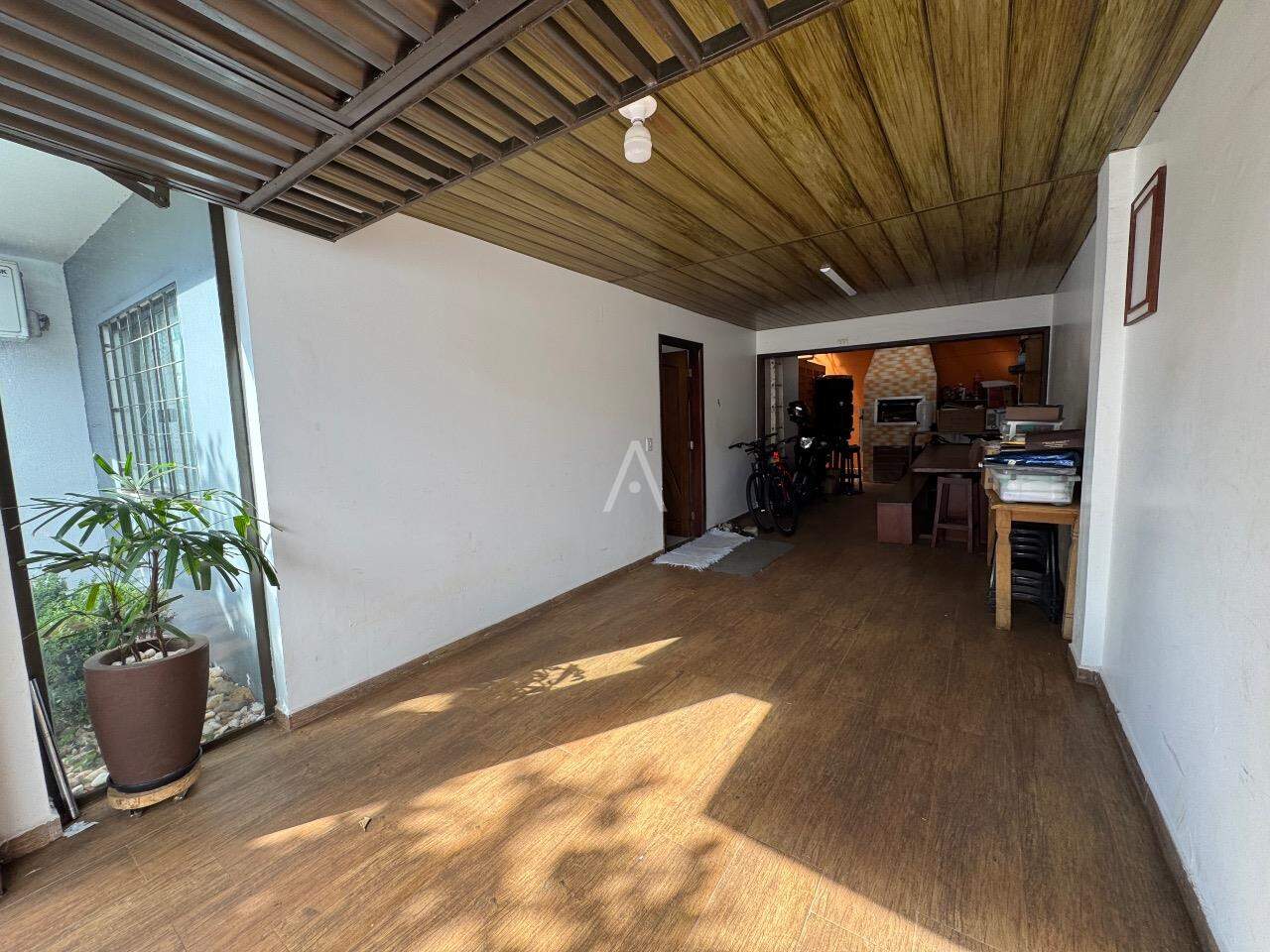 Casa Residencial para à venda no Bairro SAO CRISTOVAO em CASCAVEL: 