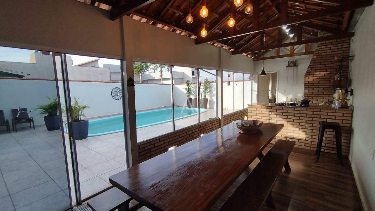 Casa Residencial para para aluguel no Bairro JARDIM PANCERA em TOLEDO: 