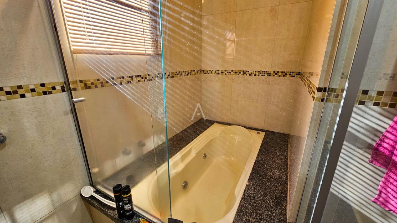 Sobrado para à venda no Bairro ALTO ALEGRE em CASCAVEL: