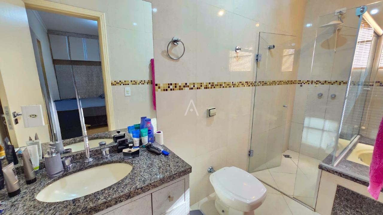 Sobrado para à venda no Bairro ALTO ALEGRE em CASCAVEL: