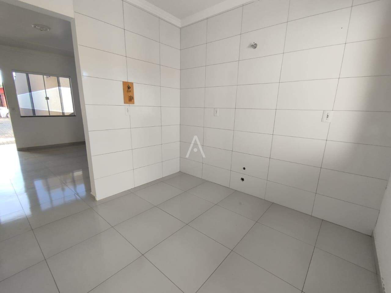 Casa Residencial para à venda no Bairro INTERLAGOS em CASCAVEL: 