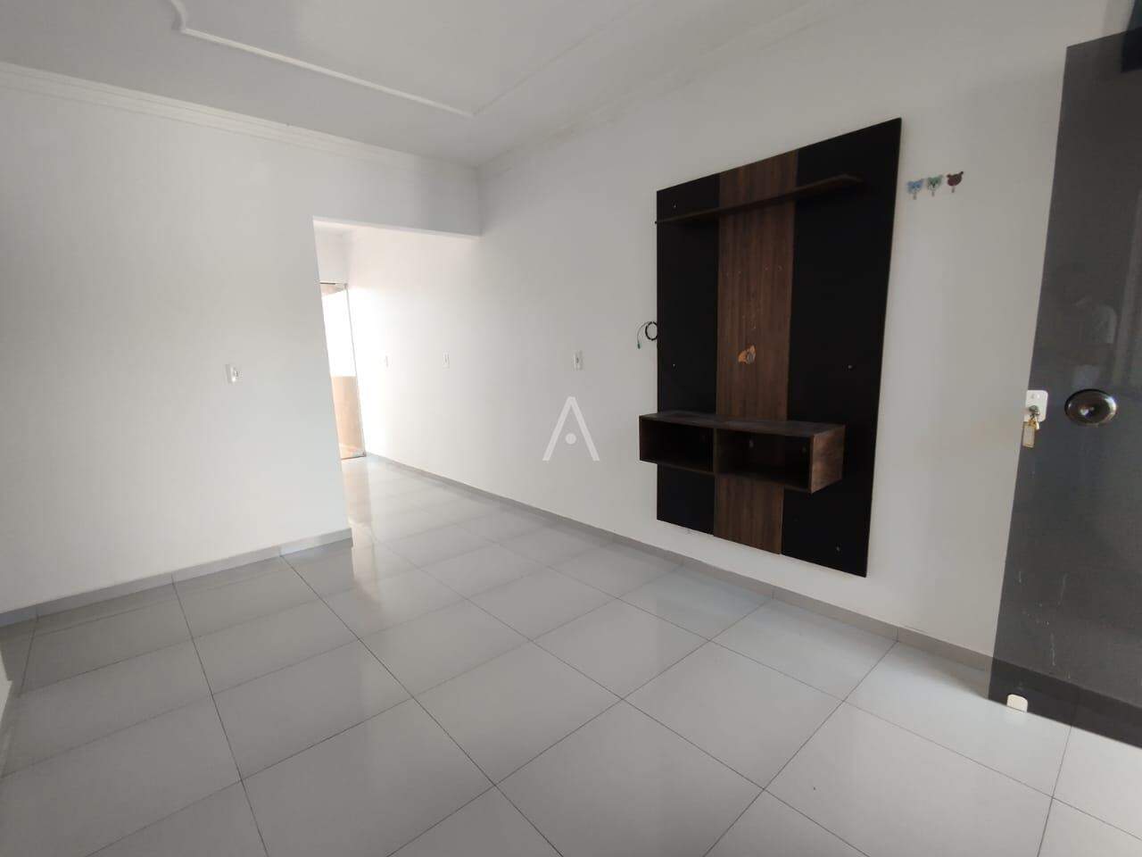 Casa Residencial para à venda no Bairro INTERLAGOS em CASCAVEL: 