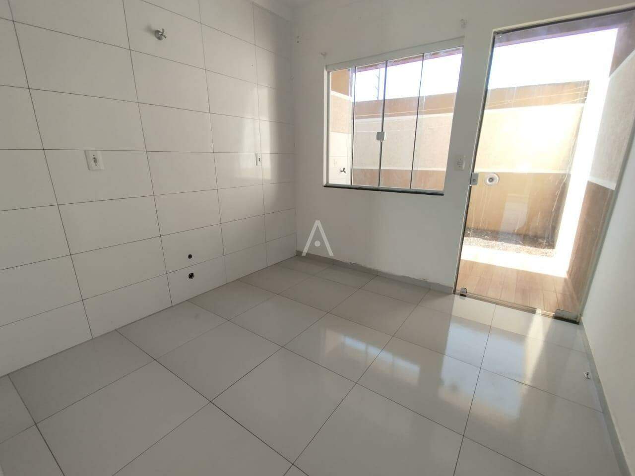 Casa Residencial para à venda no Bairro INTERLAGOS em CASCAVEL: 