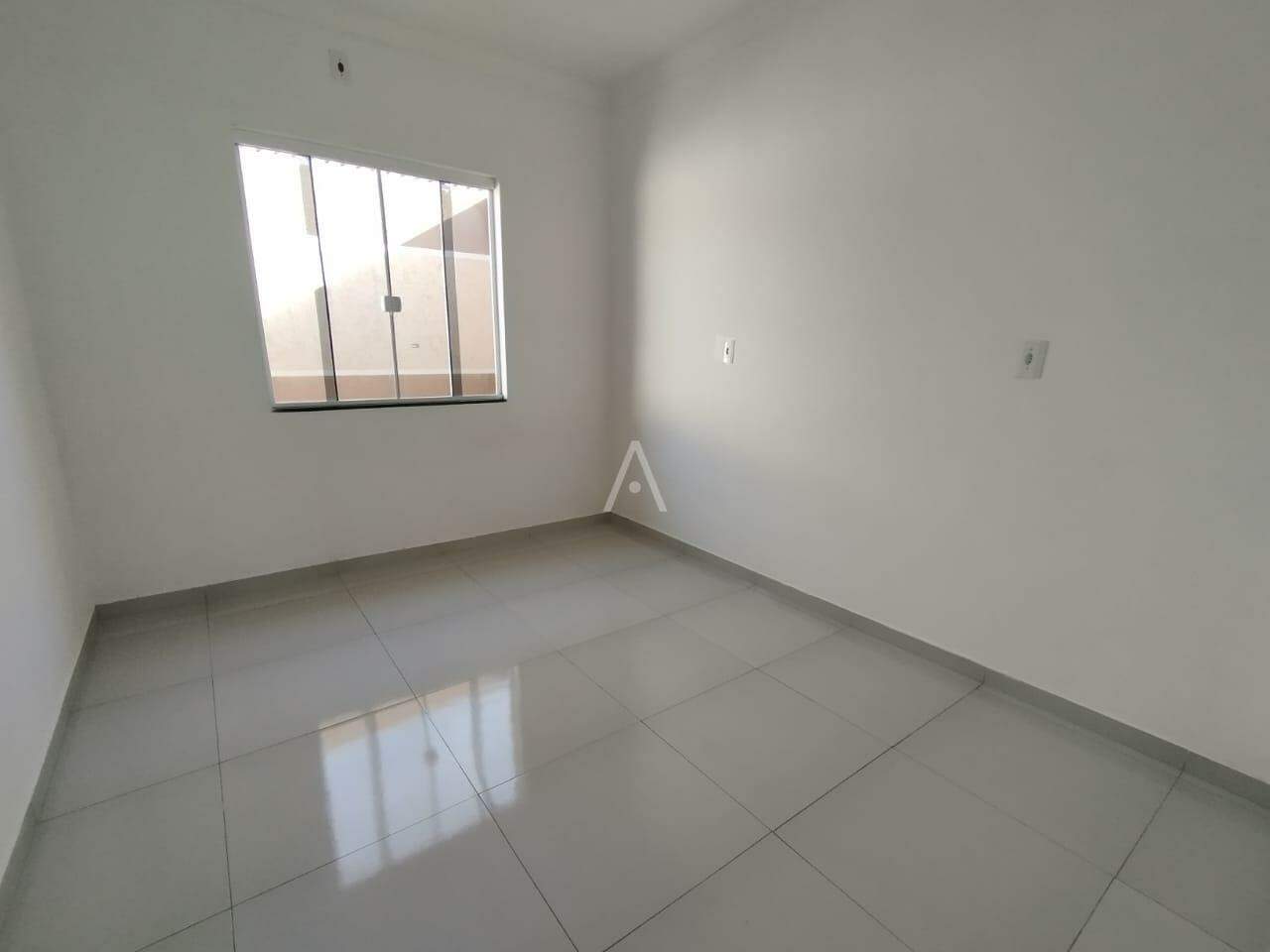 Casa Residencial para à venda no Bairro INTERLAGOS em CASCAVEL: 