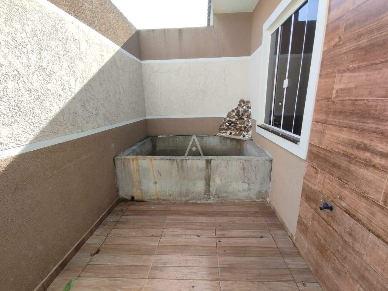 Casa Residencial para à venda no Bairro INTERLAGOS em CASCAVEL: 