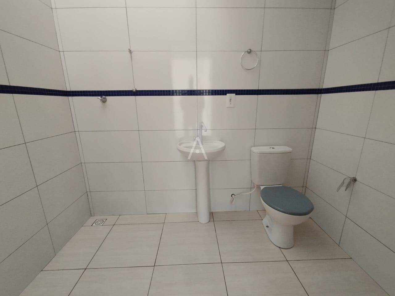 Casa Residencial para à venda no Bairro INTERLAGOS em CASCAVEL: 