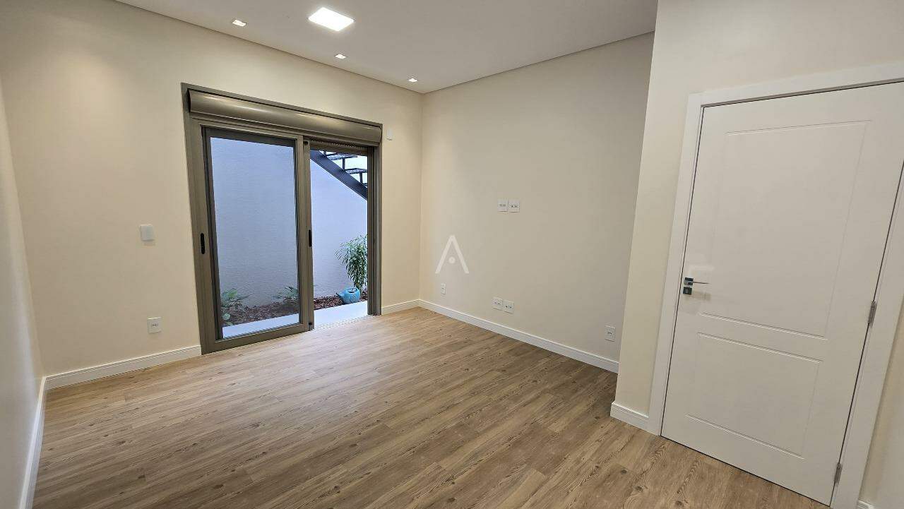 Casa Residencial para à venda no Bairro VILA INDUSTRIAL em TOLEDO: 