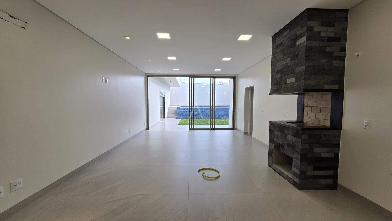 Casa Residencial para à venda no Bairro VILA INDUSTRIAL em TOLEDO: 
