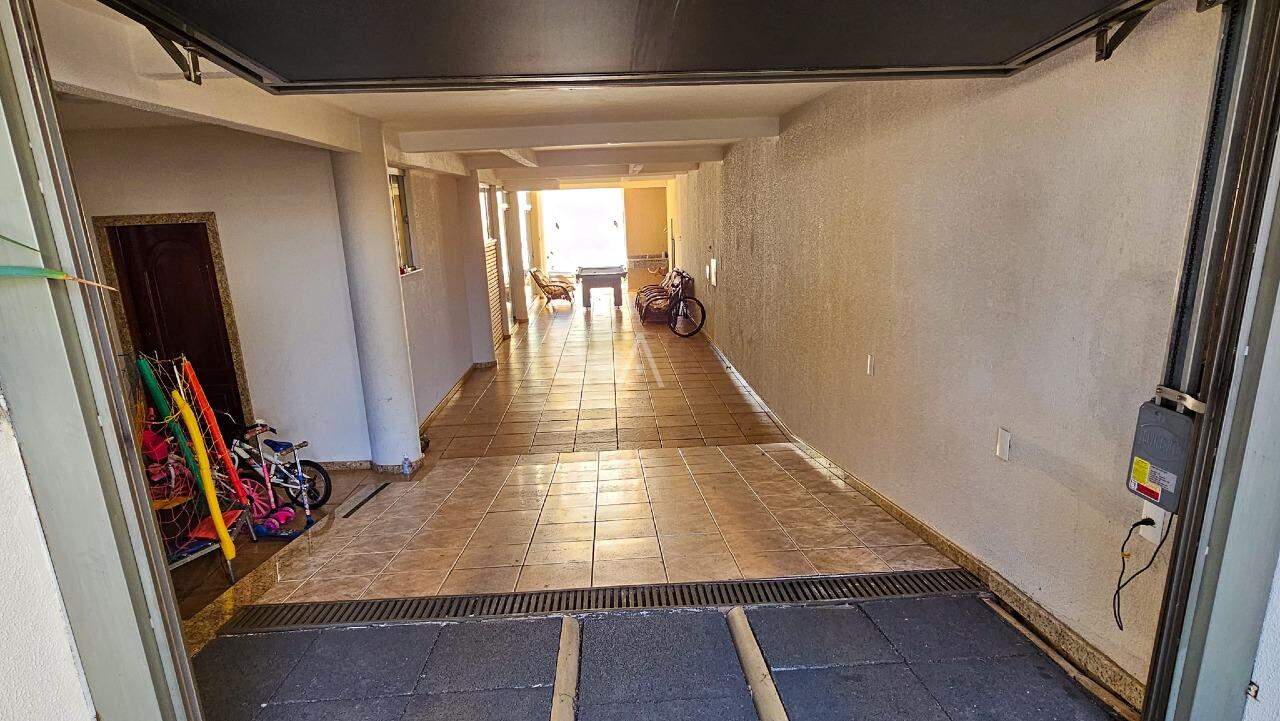 Sobrado para à venda no Bairro RECANTO TROPICAL em CASCAVEL: 