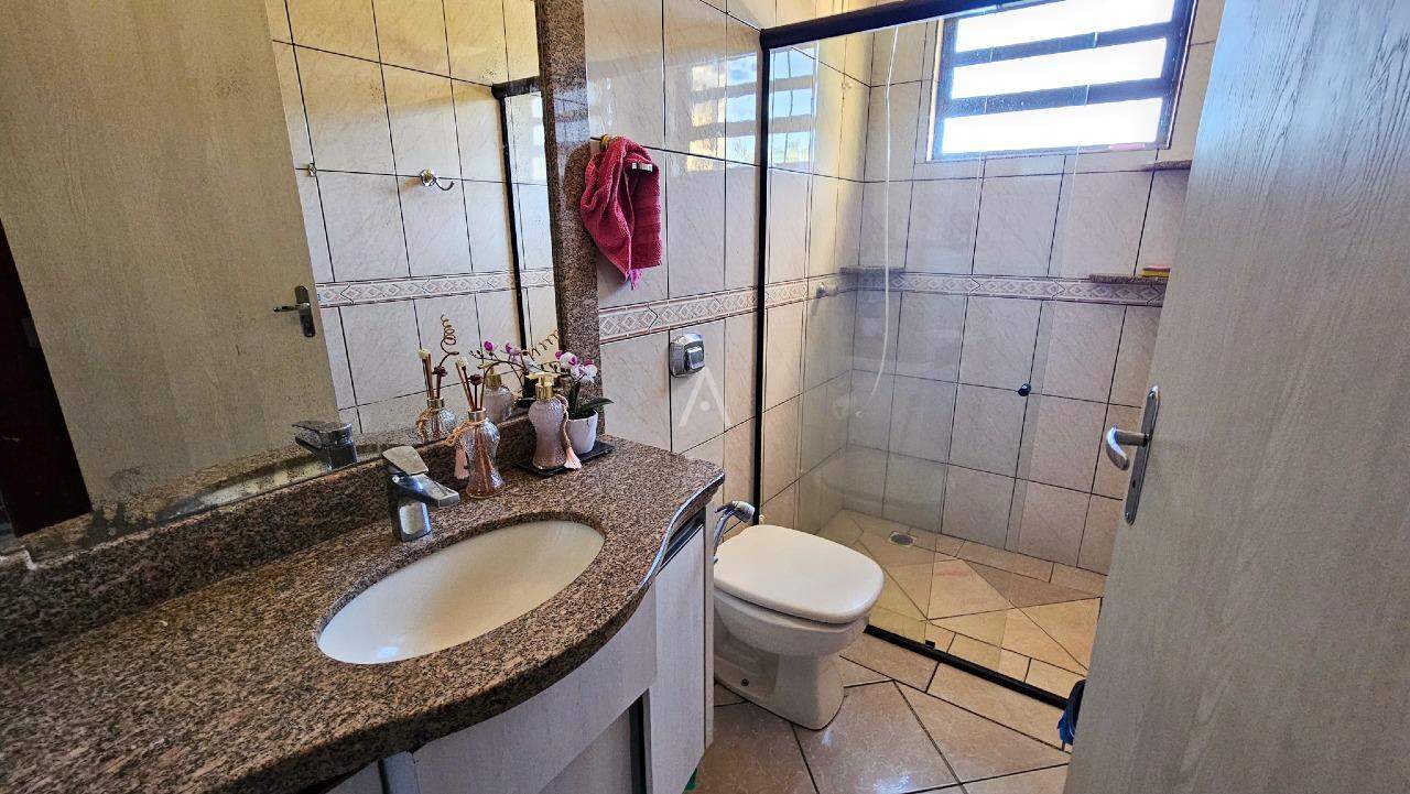 Sobrado para à venda no Bairro RECANTO TROPICAL em CASCAVEL: 