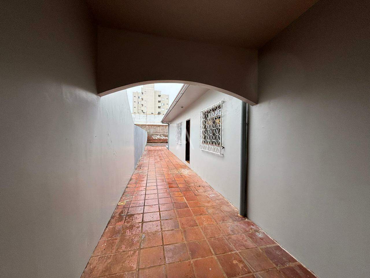 Casa Residencial para para aluguel no Bairro CENTRO em CASCAVEL: