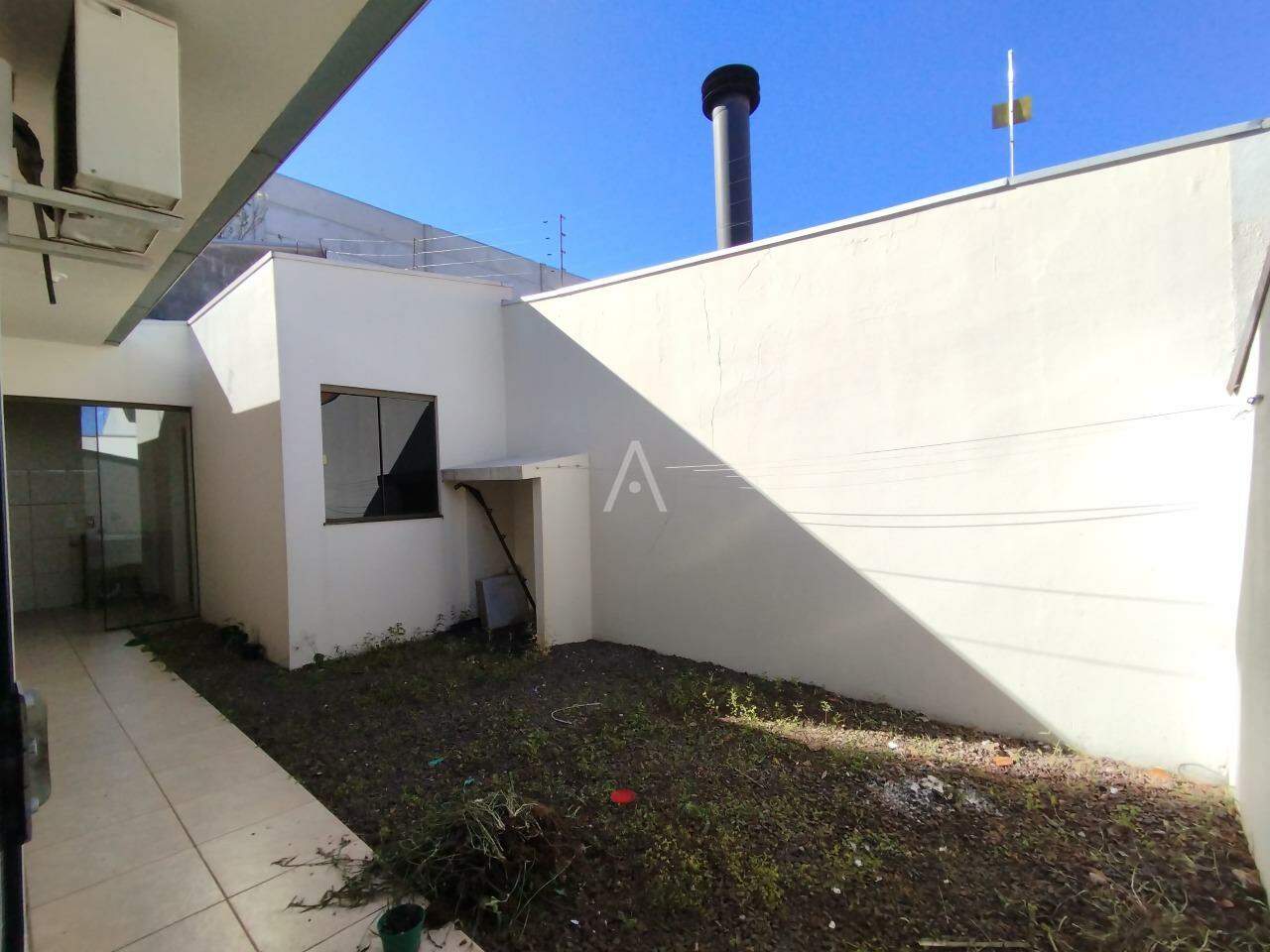 Casa Residencial para para aluguel no Bairro COUNTRY em CASCAVEL: FUNDOS