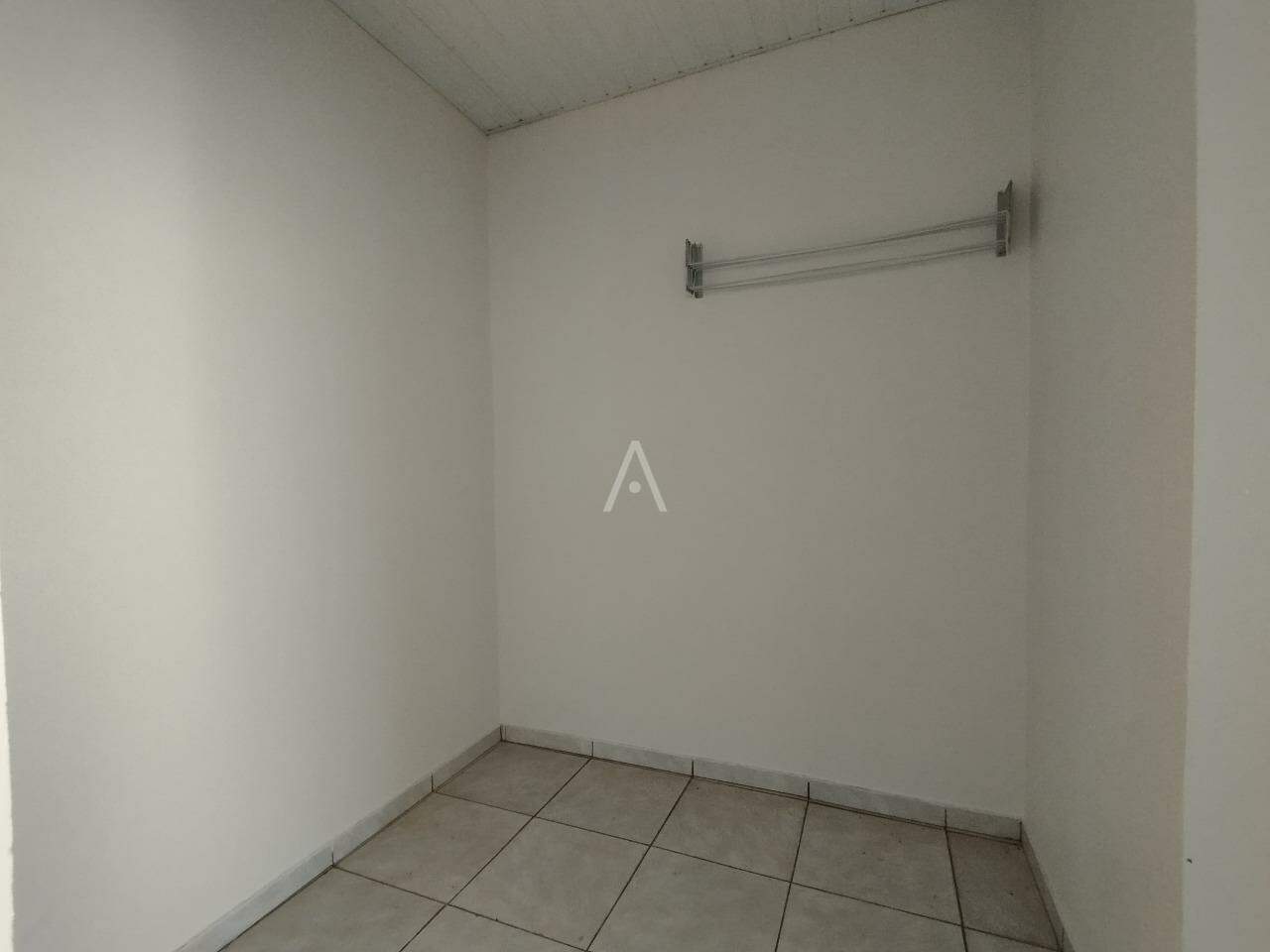 Casa Residencial para para aluguel no Bairro COUNTRY em CASCAVEL: LAVANDERIA