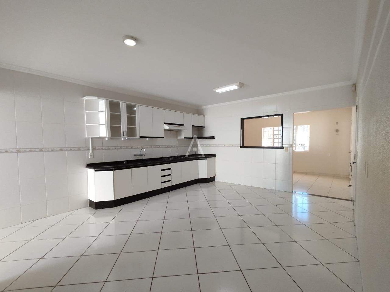 Casa Residencial para para aluguel no Bairro COUNTRY em CASCAVEL: COZINHA E SALA DE JANTAR