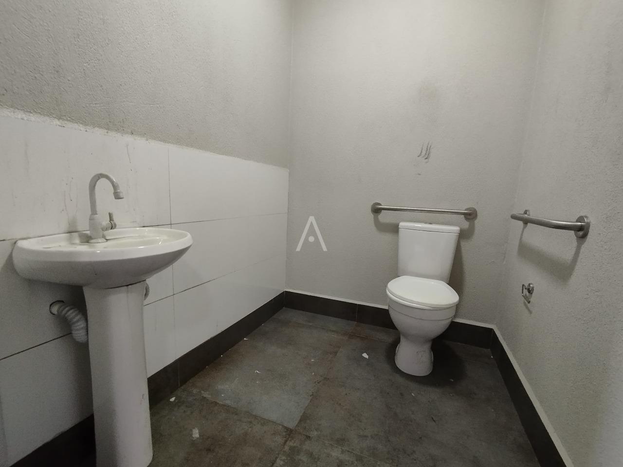 Barracão Comercial para para aluguel no Bairro Brazmadeira em CASCAVEL: BANHEIRO SOCIAL TERREO