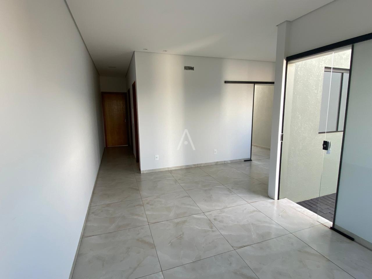 Casa Residencial para à venda no Bairro PINHEIRINHO em TOLEDO: 