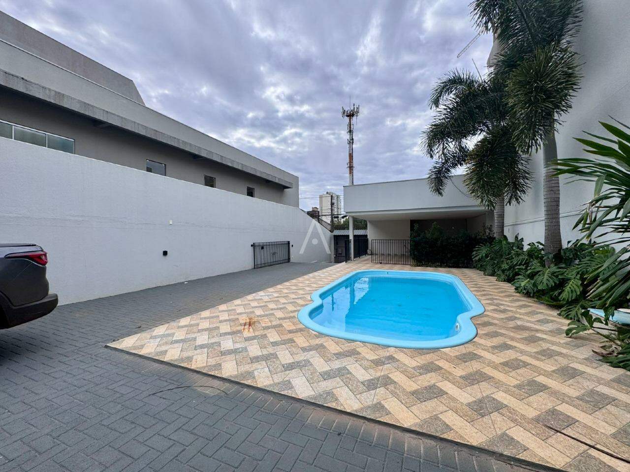 Sobrado para à venda no Bairro CENTRO em CASCAVEL: