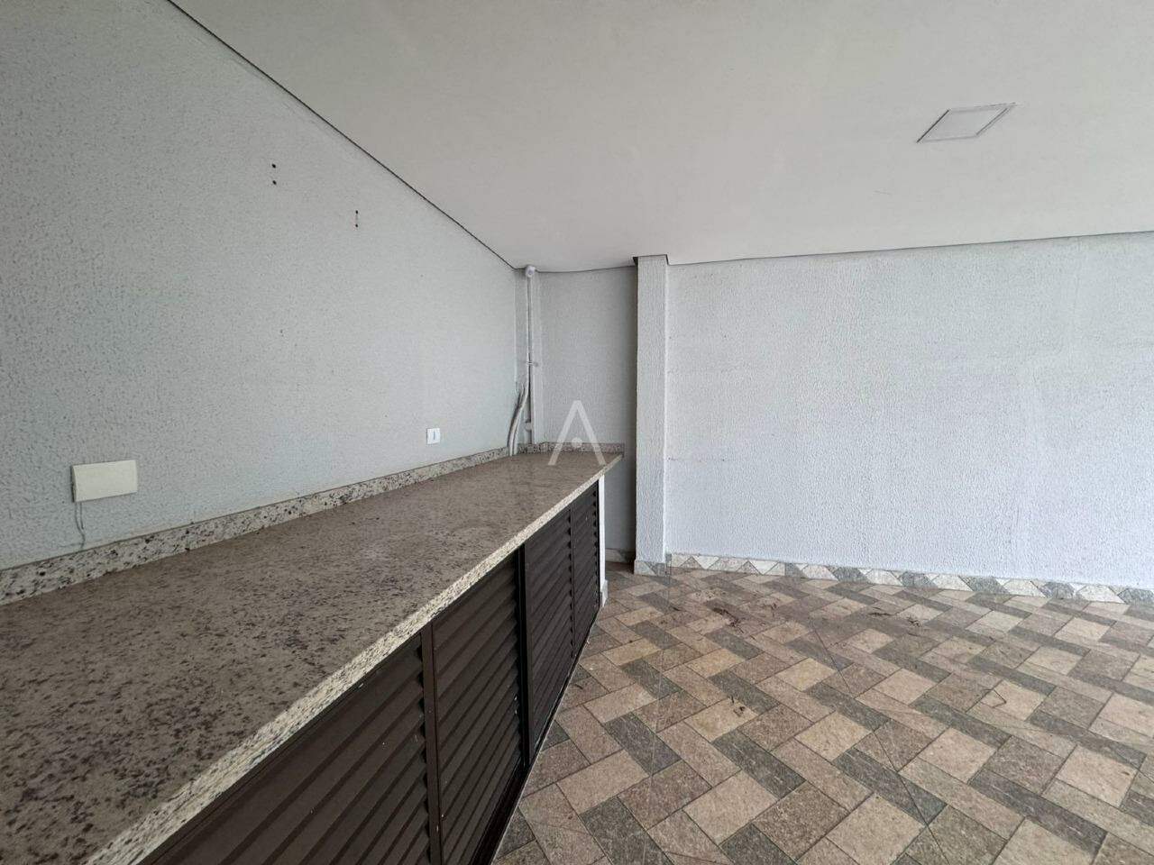 Sobrado para à venda no Bairro CENTRO em CASCAVEL: