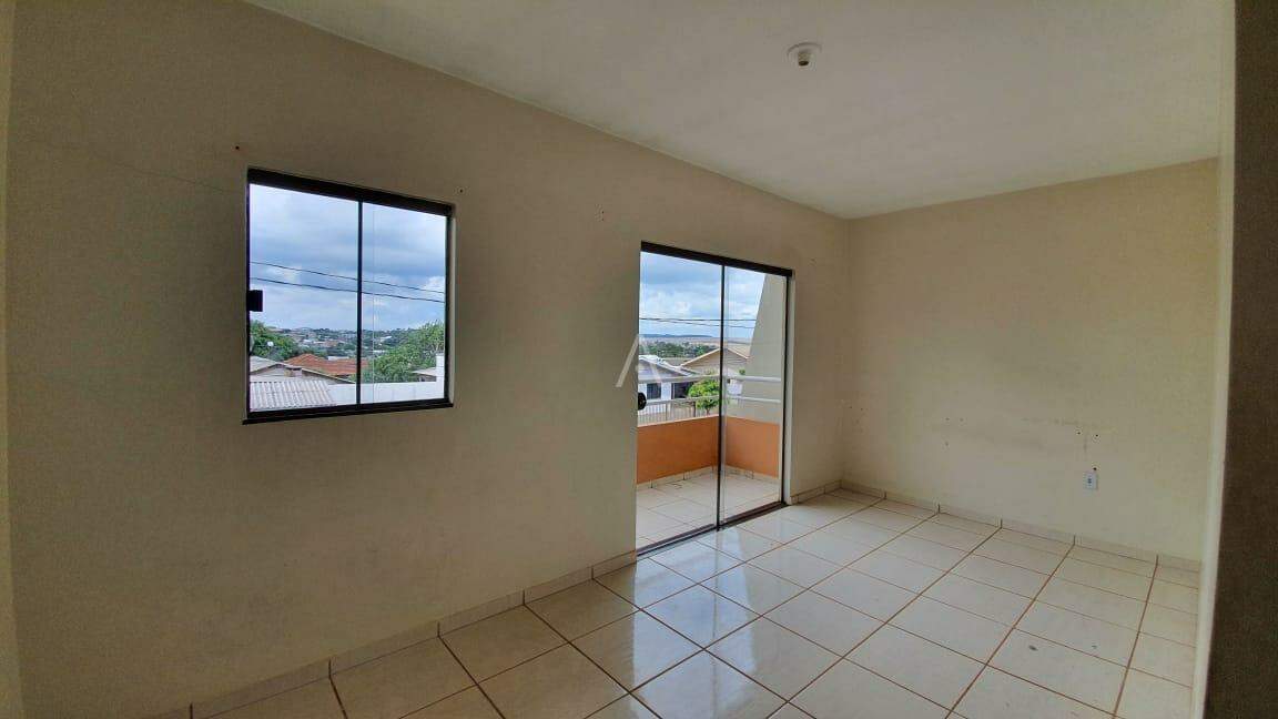 Sobrado para à venda no Bairro CENTRO em SANTA TEREZA DO OESTE: 