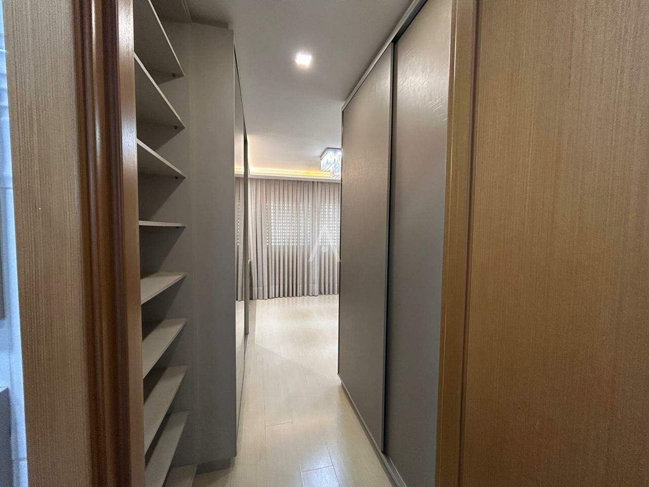 Apartamento para à venda no Bairro CENTRO em CASCAVEL: suíte