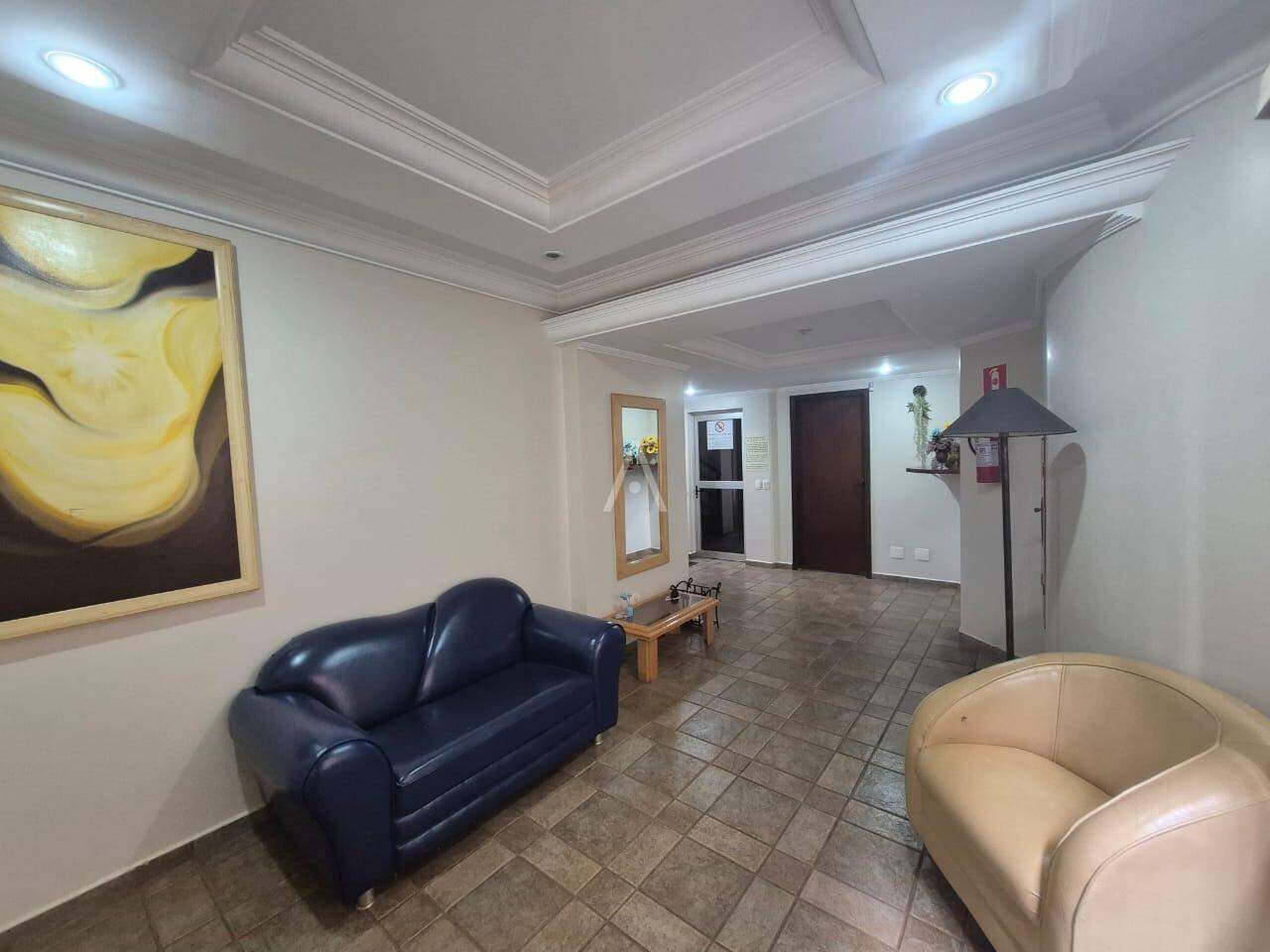 Apartamento para para aluguel no Bairro CENTRO em CASCAVEL: Hall de entrada