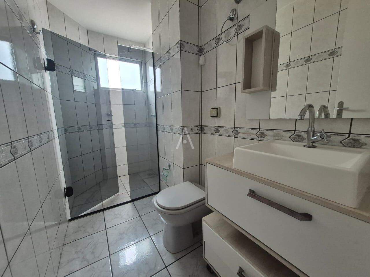 Apartamento para para aluguel no Bairro CENTRO em CASCAVEL: Banheiro social