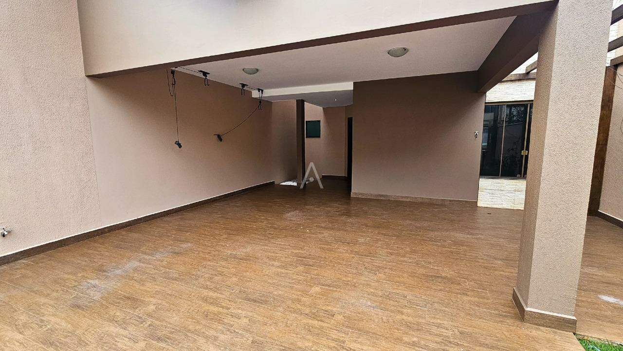 Sobrado para à venda no Bairro JARDIM GISELA em TOLEDO: 