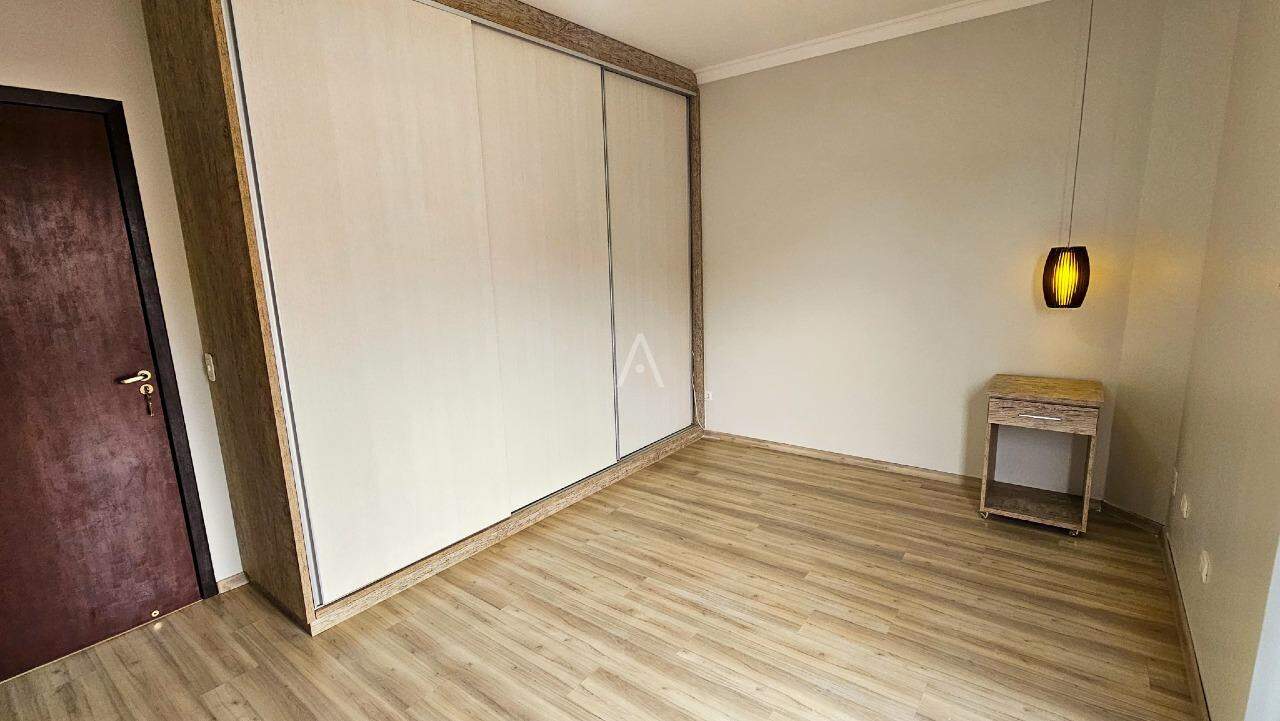 Sobrado para à venda no Bairro JARDIM GISELA em TOLEDO: