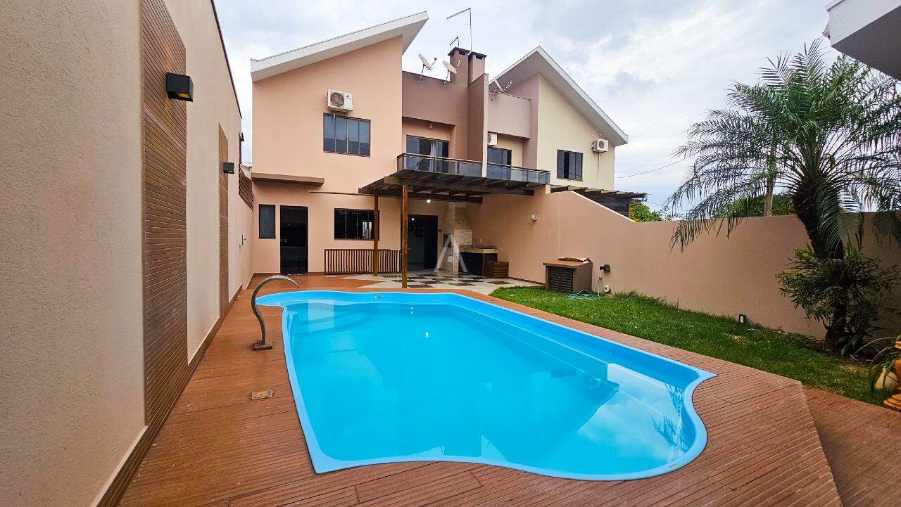 Sobrado para à venda no Bairro JARDIM GISELA em TOLEDO: