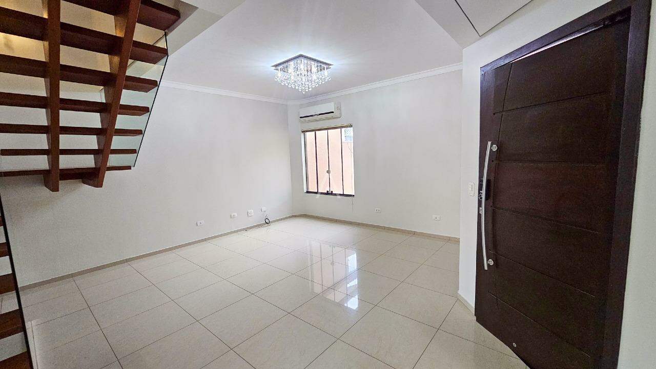 Sobrado para à venda no Bairro JARDIM GISELA em TOLEDO: