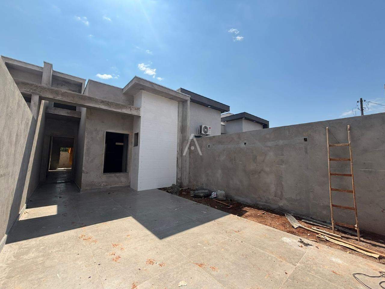 Casa Residencial para à venda no Bairro JARDIM COOPAGRO em TOLEDO: 