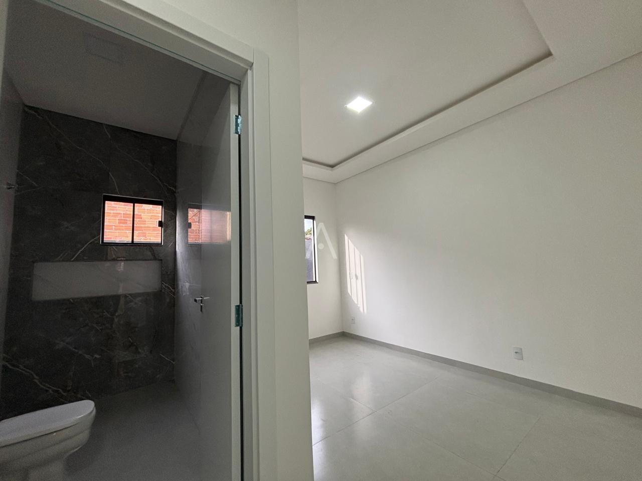 Casa Residencial para à venda no Bairro JARDIM COOPAGRO em TOLEDO: 