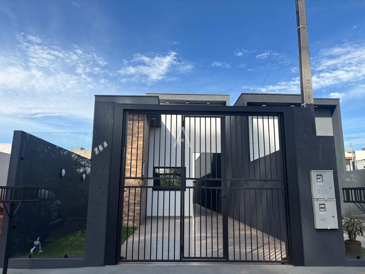 Casa Residencial para à venda no Bairro JARDIM COOPAGRO em TOLEDO: 