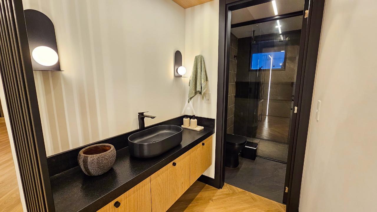 Apartamento para à venda no Bairro CANCELLI em CASCAVEL: BANHEIRO SOCIAL