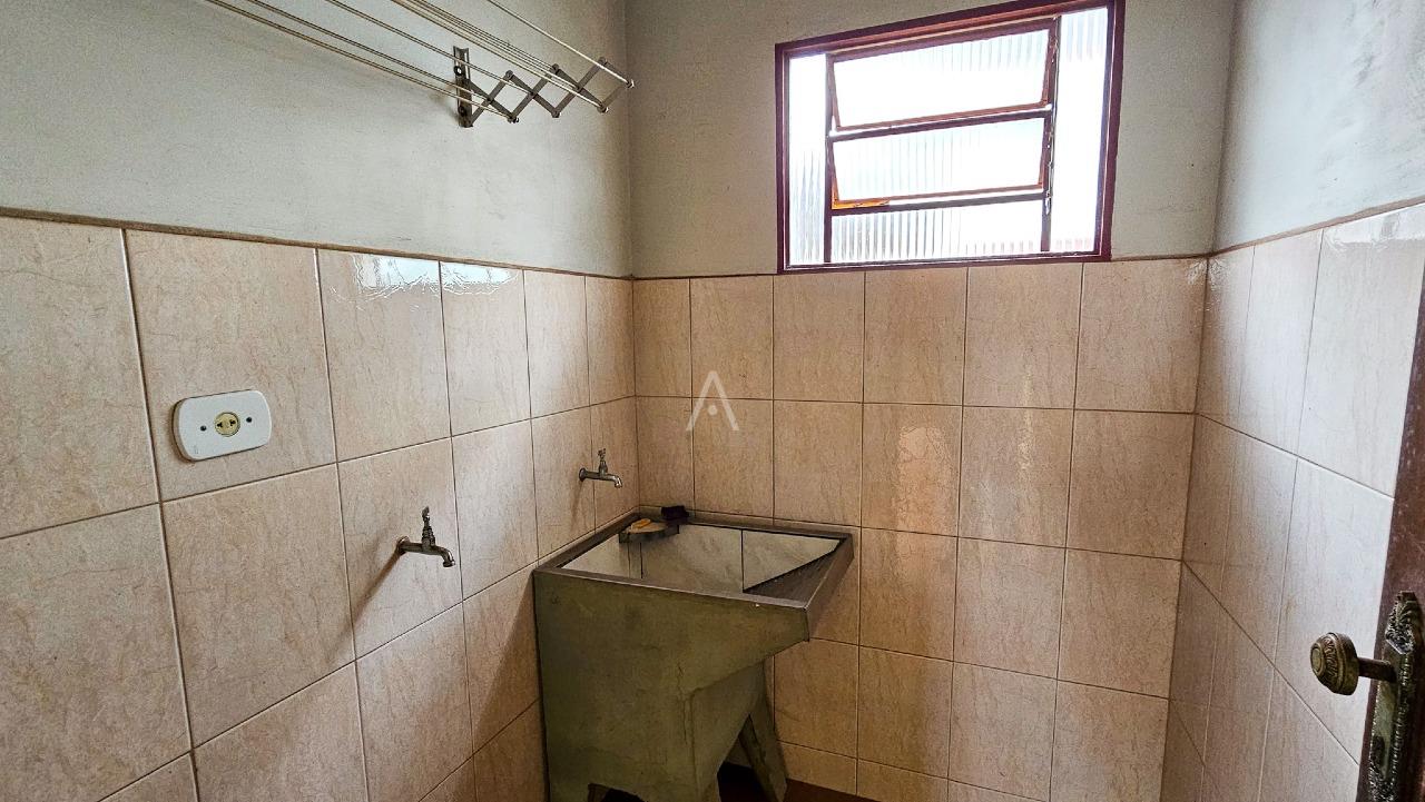 Casa Residencial para à venda no Bairro NEVA em CASCAVEL: 